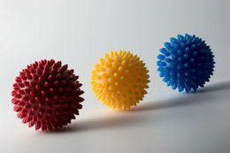 Игры с массажными мячиками