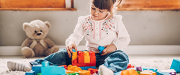 Какие игрушки выбрать ребёнку с аутизмом